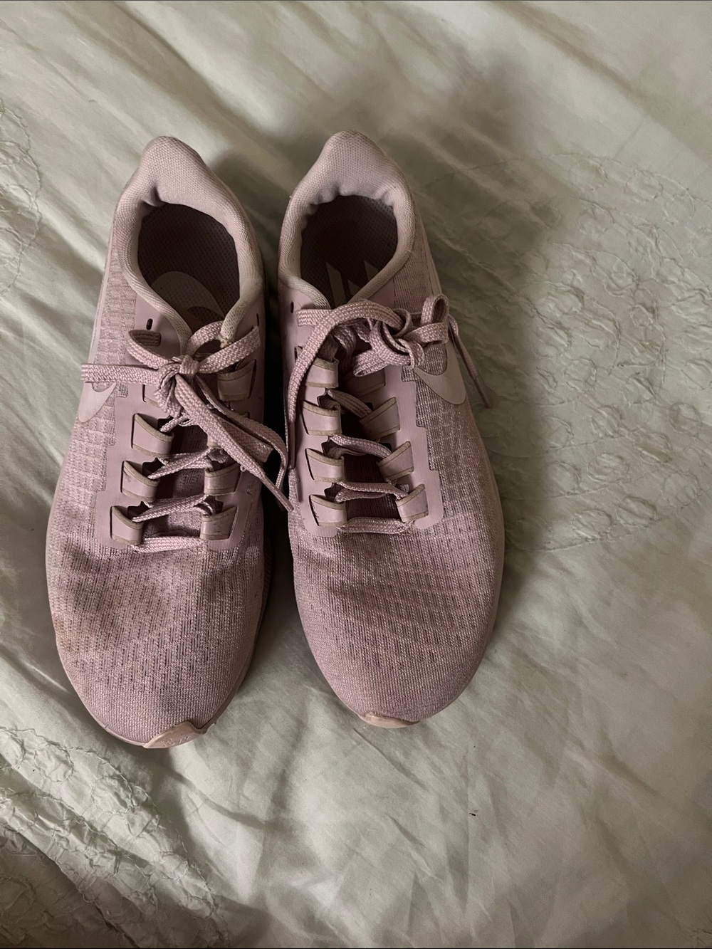 Nike Women's Pink Lightweight Training Sneakers